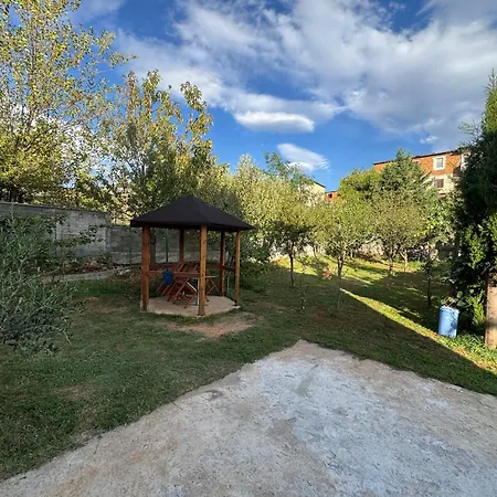 Curri 别墅 Bajram Curri